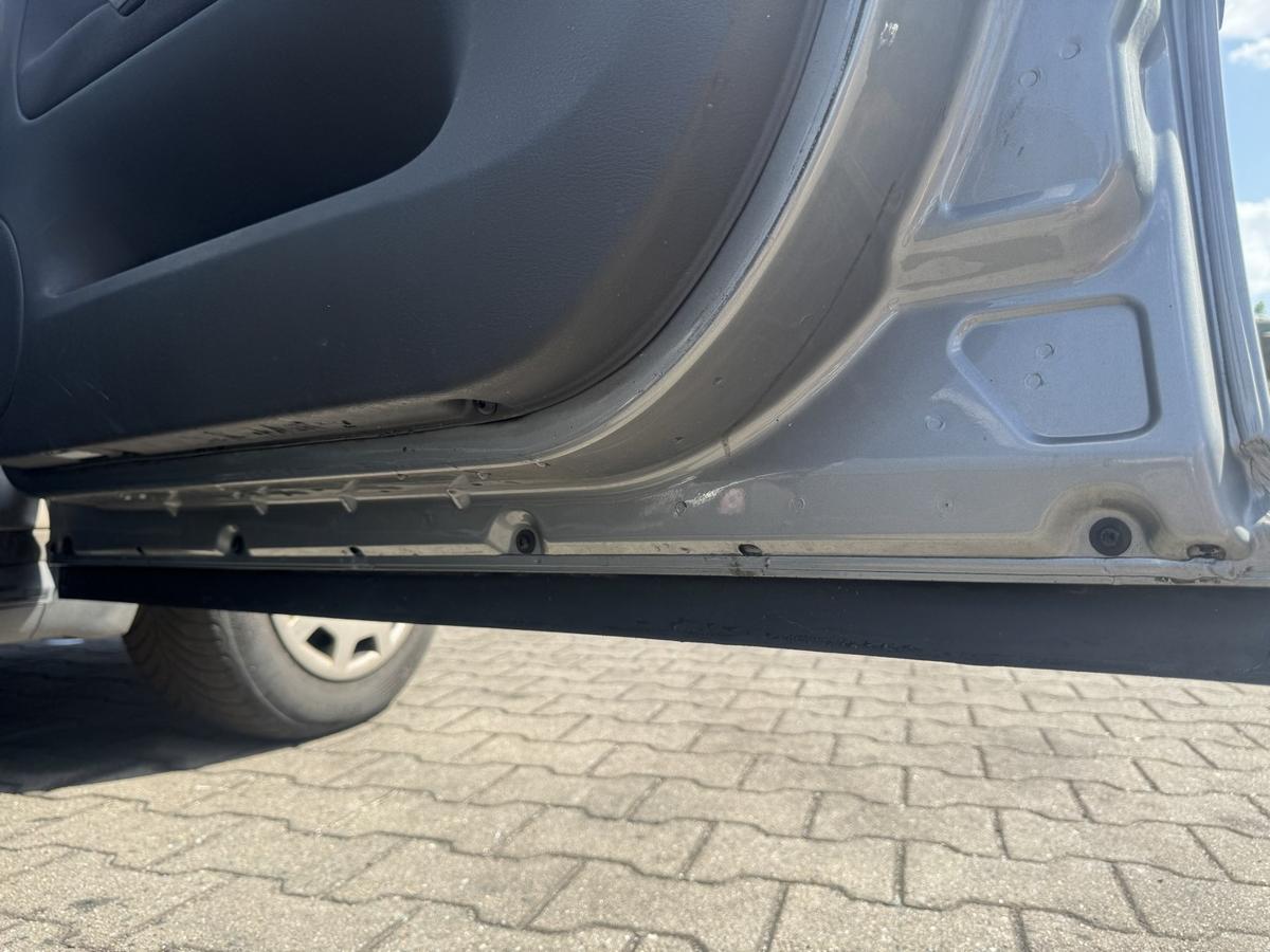 VW Passat 3BG original T&uuml;r vorn rechts LD7W Urban Grey Metallic Rohbau Bj.2004